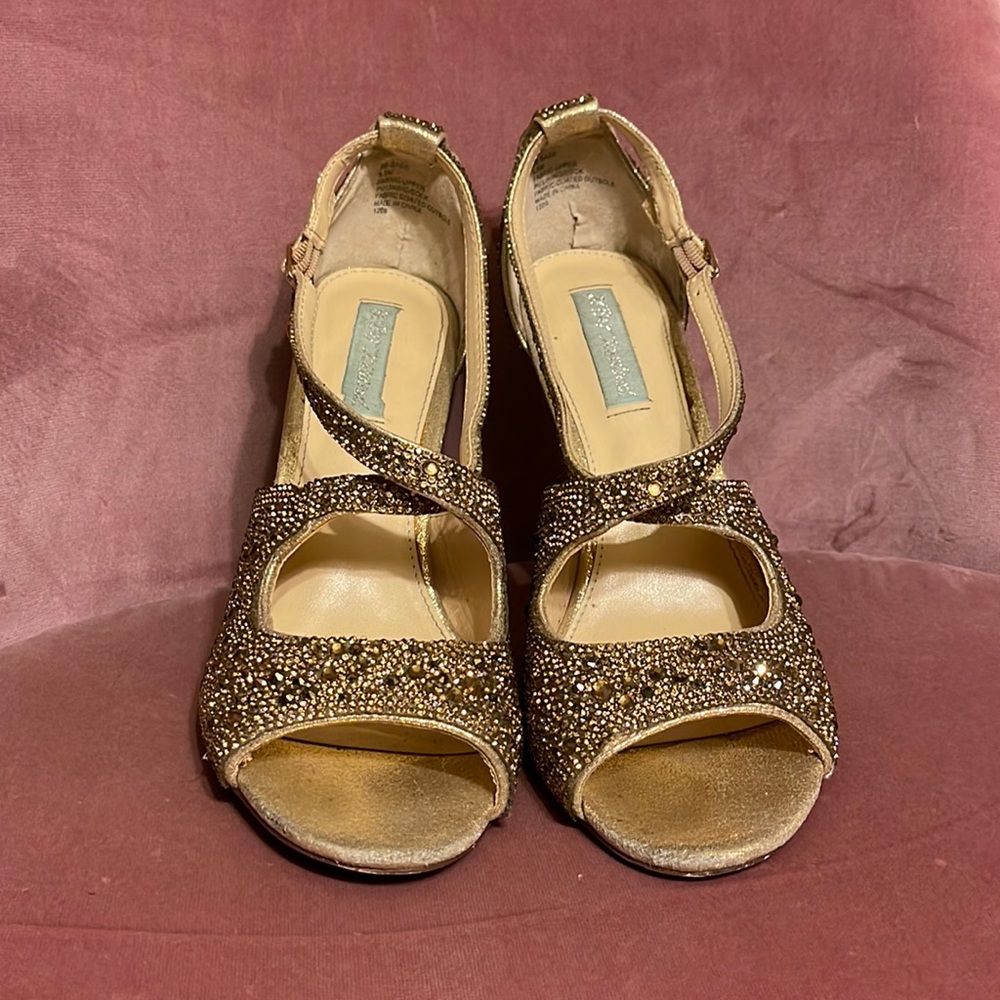 Betsy Johnson SB-Sage Gold Size 10